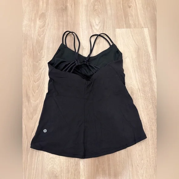 Lululemon Tank * Read* - Picture 7 of 7
